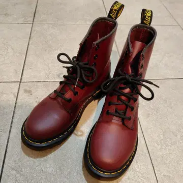 닥터마틴 워크 부츠 UK5