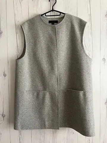 ZARA / 자라 그레이 슬리브리스 베스트