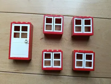 LEGO 빨간색 문과 창문 세트