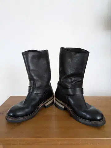 블랙 가죽 엔지니어 부츠