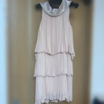 핑크 플리츠 드레스 펄 장식