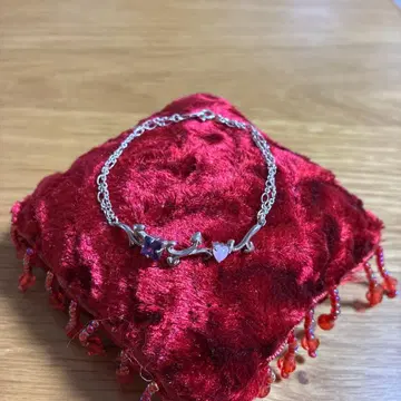 UZU 실버 하트형 팔찌