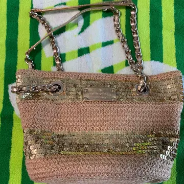 케이트 스페이드 베이지 스트로우 바스켓백 시퀀스 장식