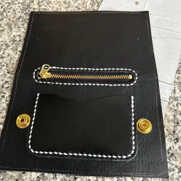 트래커 지갑 미들 제작 중