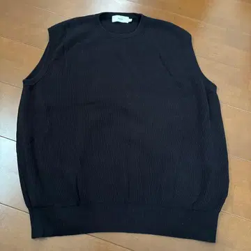 Graphpaper 블랙 슬리브리스 스웨터