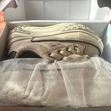 통굽 베이지 스니커즈