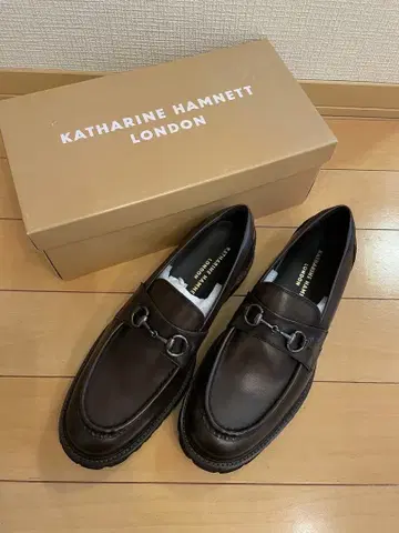 새상품 캐서린 햄넷 비트 로퍼