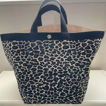 컨디션 최상 에르베샤 펠리에 한정판 팬서 블랑 x 느와르 x 느와르