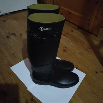 AIGLE 블랙 버클 장화