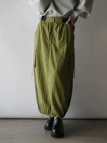 새상품 야마다야 RADIATE 허리 디자인 내로우 스커트