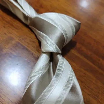 Kiton 키톤의 고급 넥타이 베이지 레지멘 골드