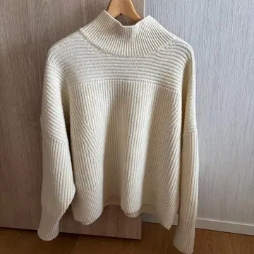 아이보리 하이넥 스웨터 M