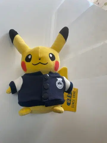 [택 포함] 봉제 인형 스타디움 재킷 피카츄 BLUE 칼리지 로고