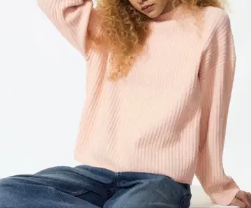 유니클로 수플레얀 모크넥 스웨터 M 핑크