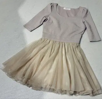 스나이델 베이지 7부 소매 튤 원피스