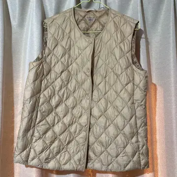 거의 미사용 유니클로 베이지 퀼팅 베스트 XL 사이즈