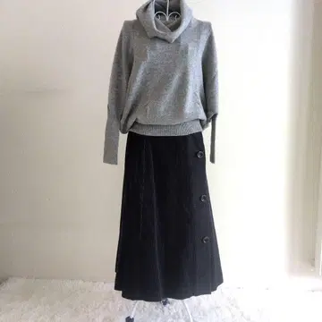 네이비 코듀로이 플레어 스커트