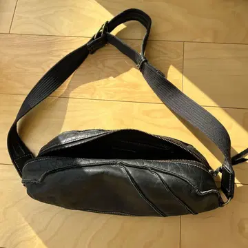 Creed 블랙 가죽 숄더백