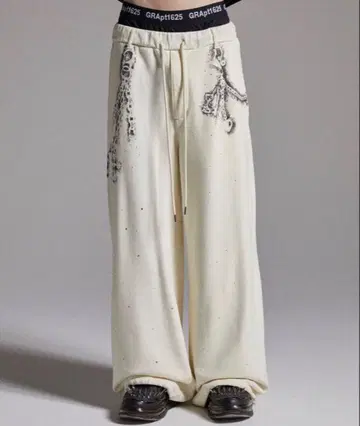 [새상품] GRANCY 큐빅 레이어드 스웨트 팬츠 M사이즈