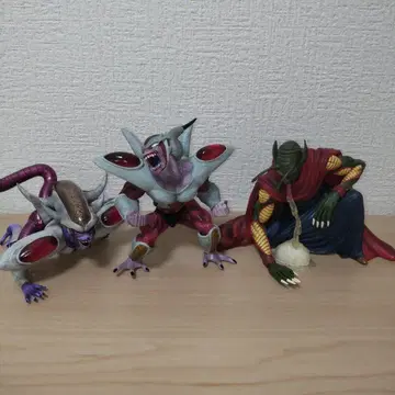 드래곤볼 크리처 피규어