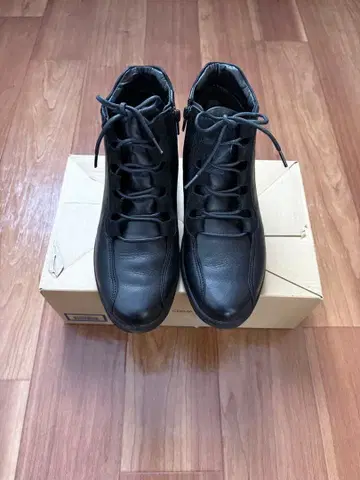 [새상품급] ecco 가죽 블랙 하이컷 부츠