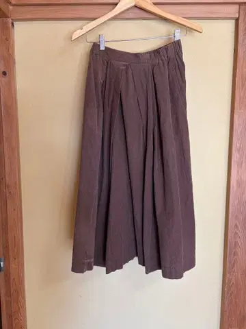 마블슈드 브라운 코듀로이 스커트