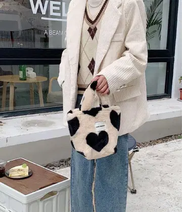 미사용 새상품 택 포함 TONE SELECT GOODS 하트 무늬 퍼 백