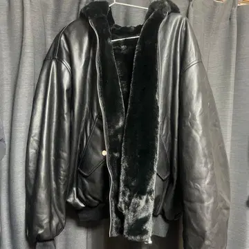 ZARA 블랙 가죽 자켓 S 사이즈