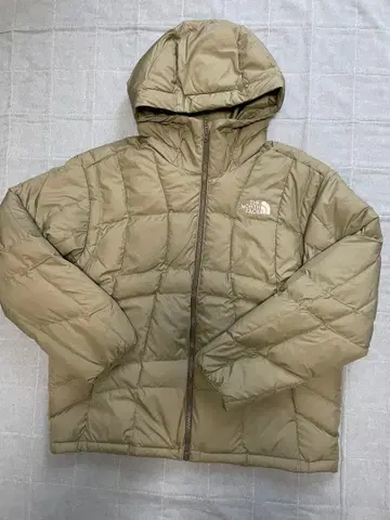 THE NORTH FACE 후드 부착 다운 자켓 카키