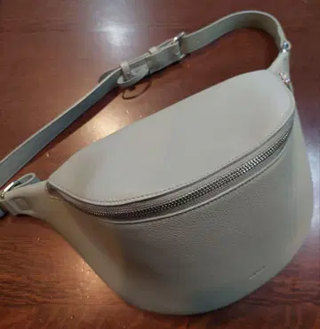 Chiii 바디백 라이트 그린