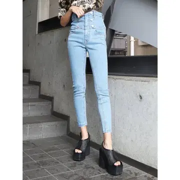 에모다 프론트 버튼 하이웨스트 스키니진