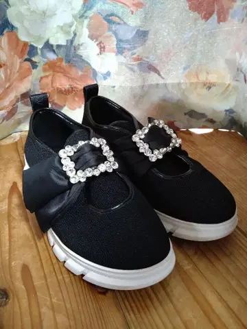 비쥬 장식 리본 블랙 슬립온