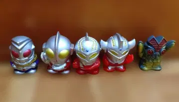 울트라맨 외 5체 소프트 비닐 손가락 인형 세트