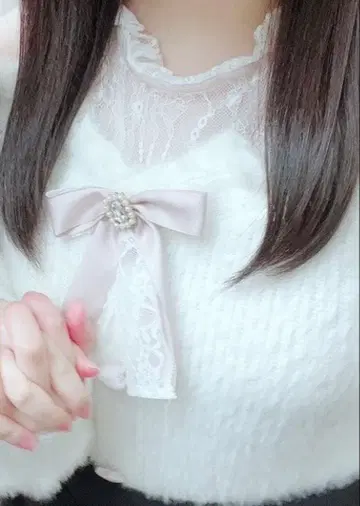 LIZLISA 레이어드 스타일 어깨 트임 니트 화이트