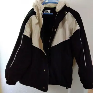 ABITOKYO 후드 부착 컬러 블록 자켓