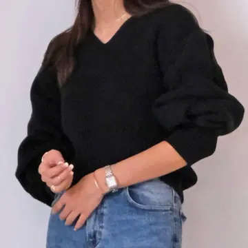 AKTE 액트 니트 블랙 볼륨 슬리브 V넥