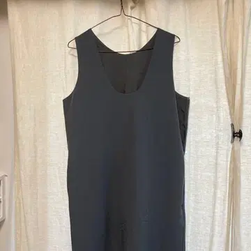 다크 그레이 슬리브리스 롱 원피스