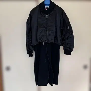 UN3D. 블랙 도킹 롱 코트