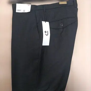 이전 출시 +J 테이퍼드 울 팬츠 미사용품