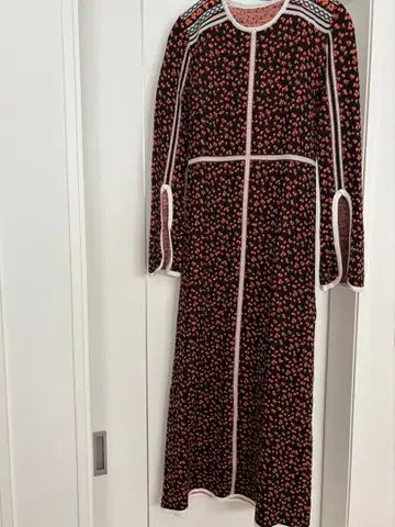 금목서 모티프 자카드 니트 드레스