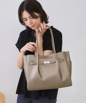 OPAQUE.CLIP 토트백 프론트 벨트 디자인