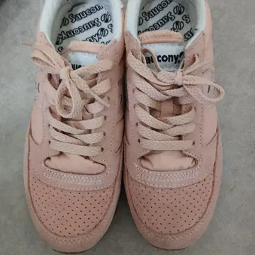 Saucony 스웨이드 메쉬 스니커즈 핑크