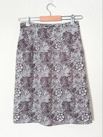 [매킨토시 런던] 꽃무늬 플레어 스커트 브라운 계열 일본제 36