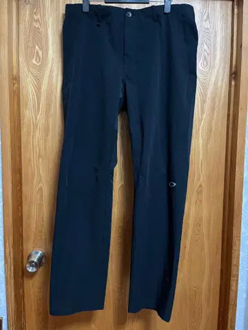 Oakley 블랙 팬츠