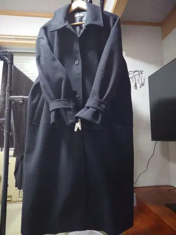 드롭 숄더 코트