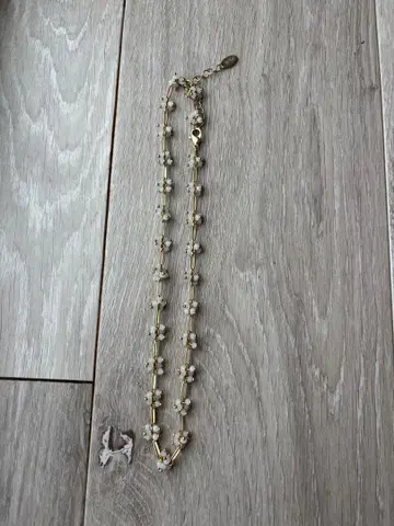 꽃 모티브 골드 목걸이, 팔찌