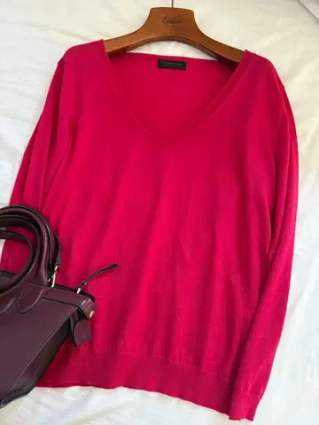 1시즌 착용 투모로우랜드 컬렉션 상의