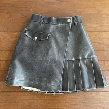 HARE 인조 가죽 플리츠 치마바지 블랙09