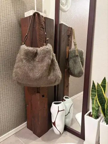 노리즈 카키 퍼 백