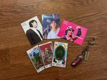 아티스트 사진 카드와 키링 세트